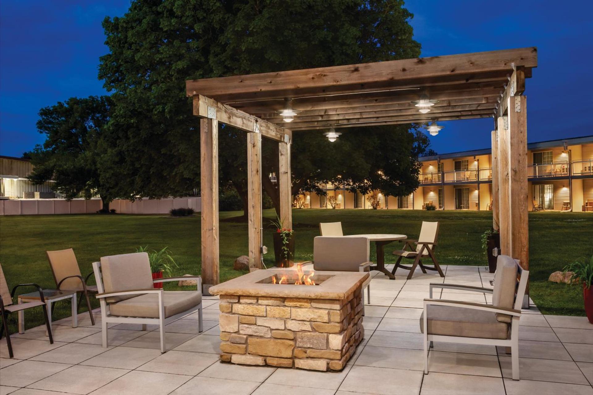 Country Inn & Suites by Radisson, Woodbury, MN photo 37