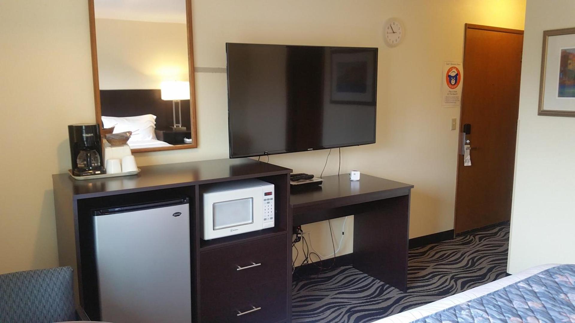 Tradewinds Motel photo 3