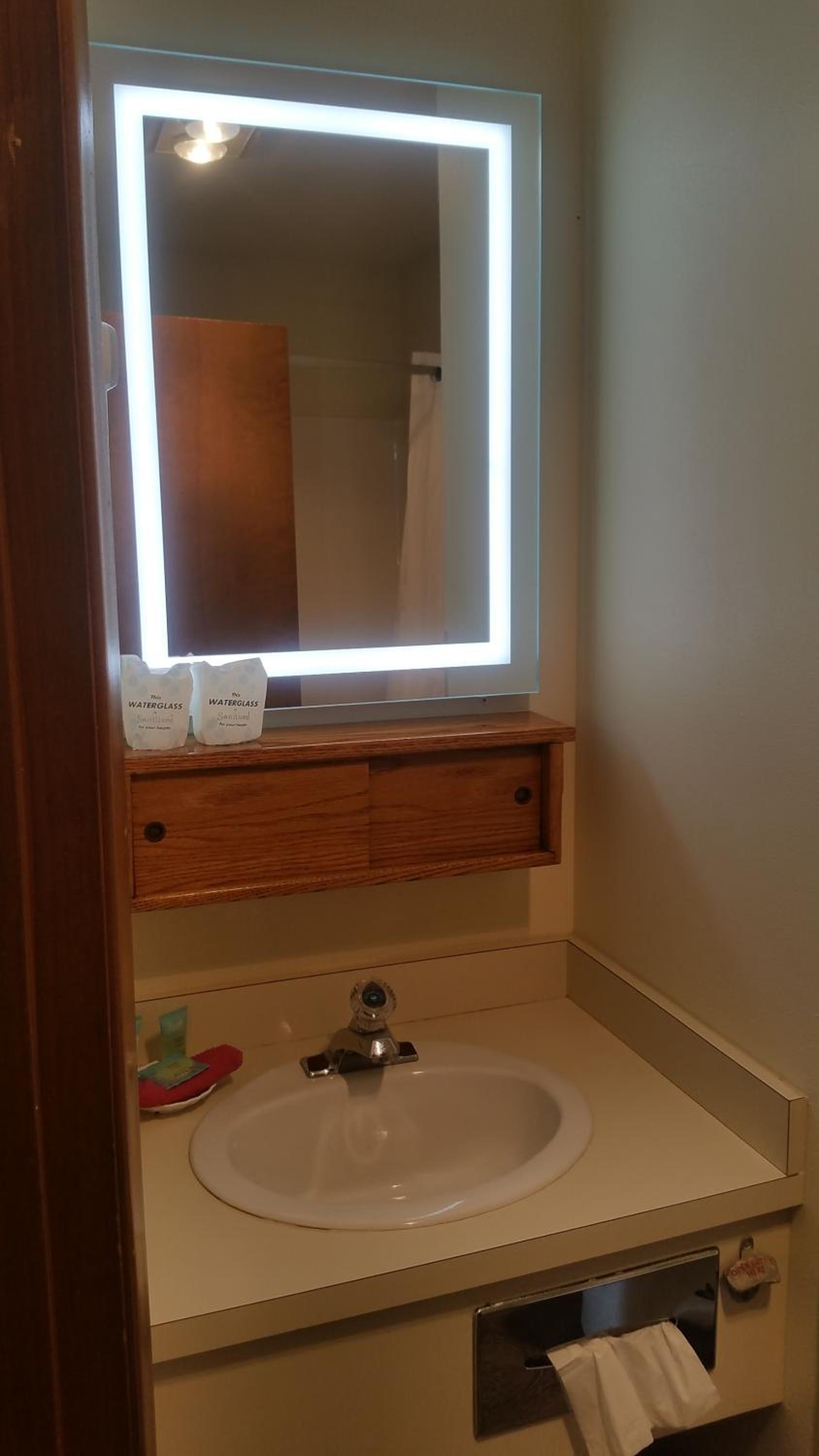 Tradewinds Motel photo 5