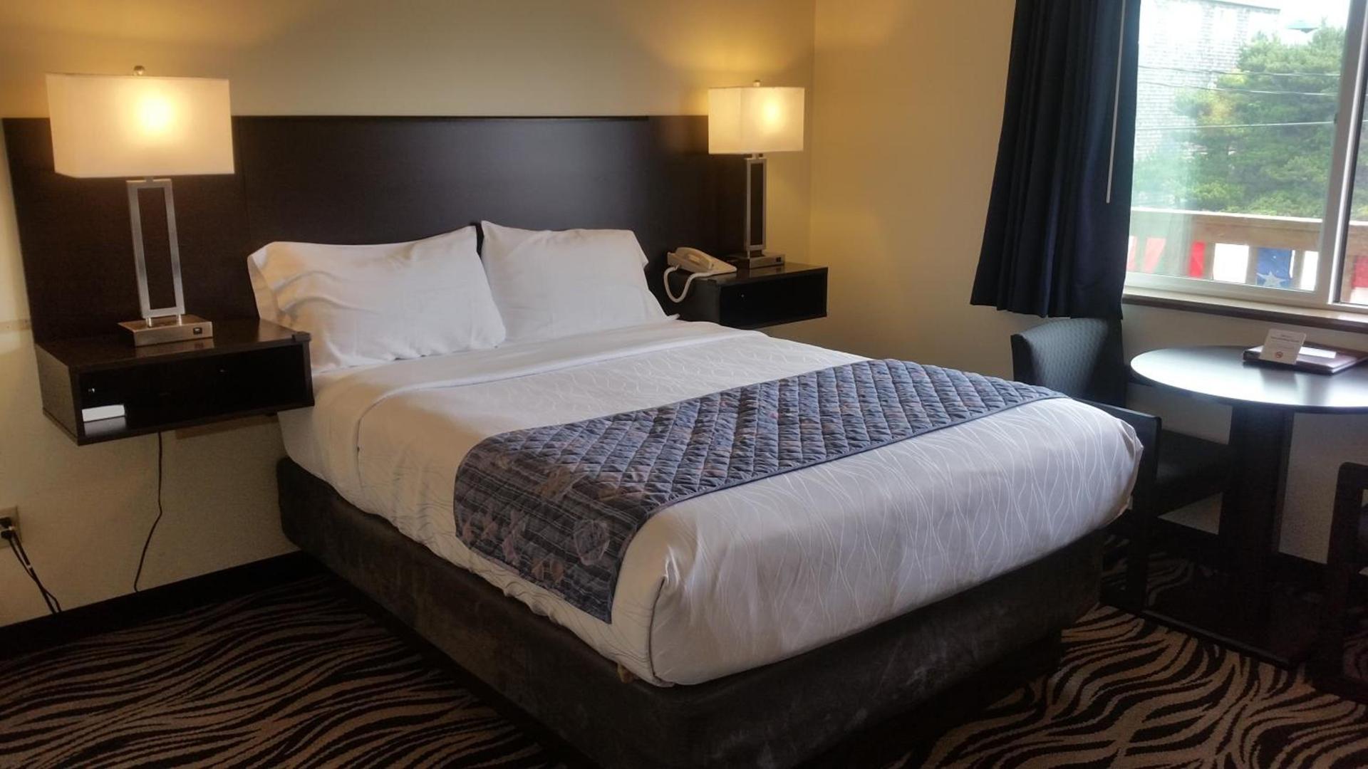 Tradewinds Motel photo 9