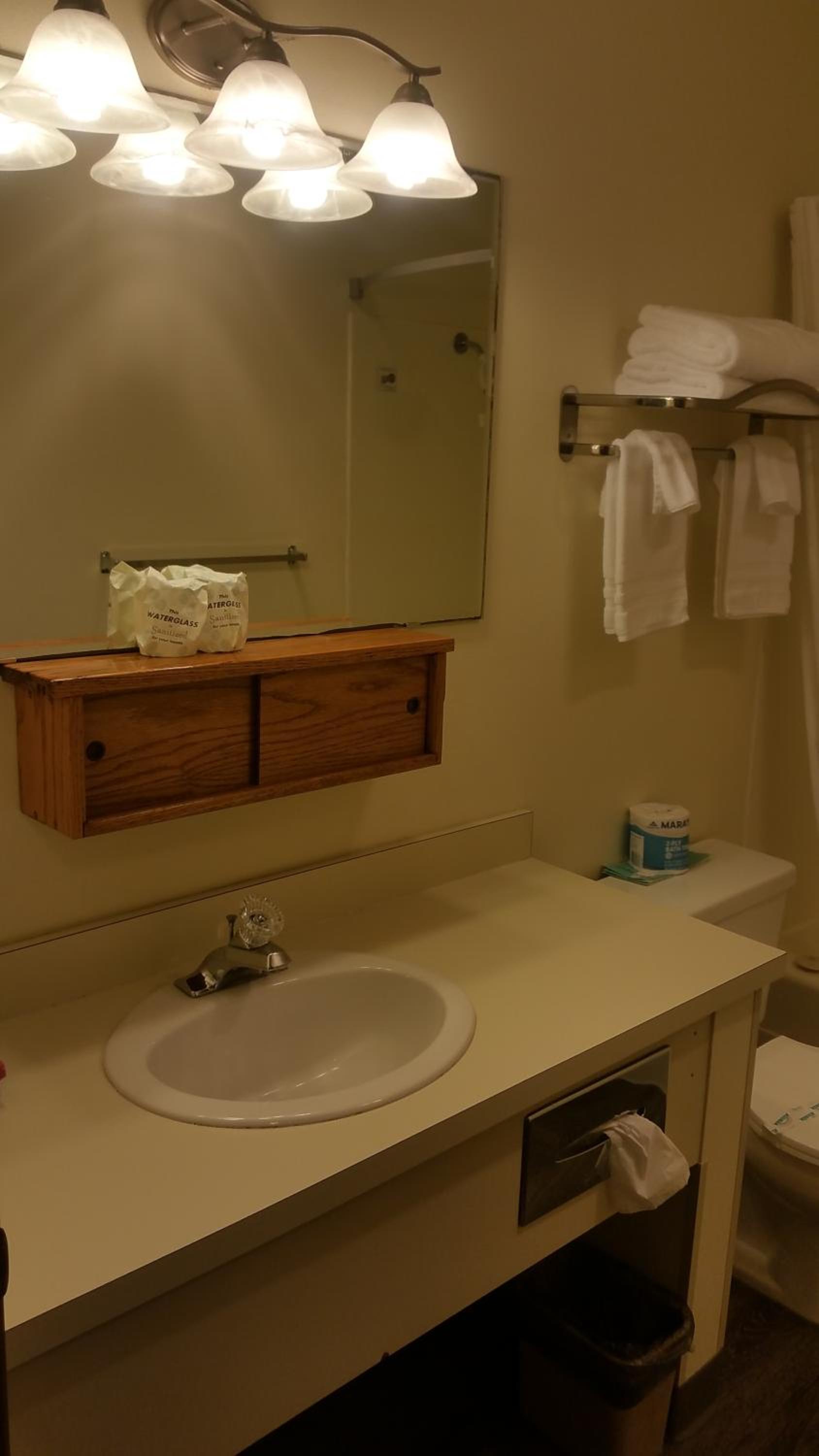 Tradewinds Motel photo 20