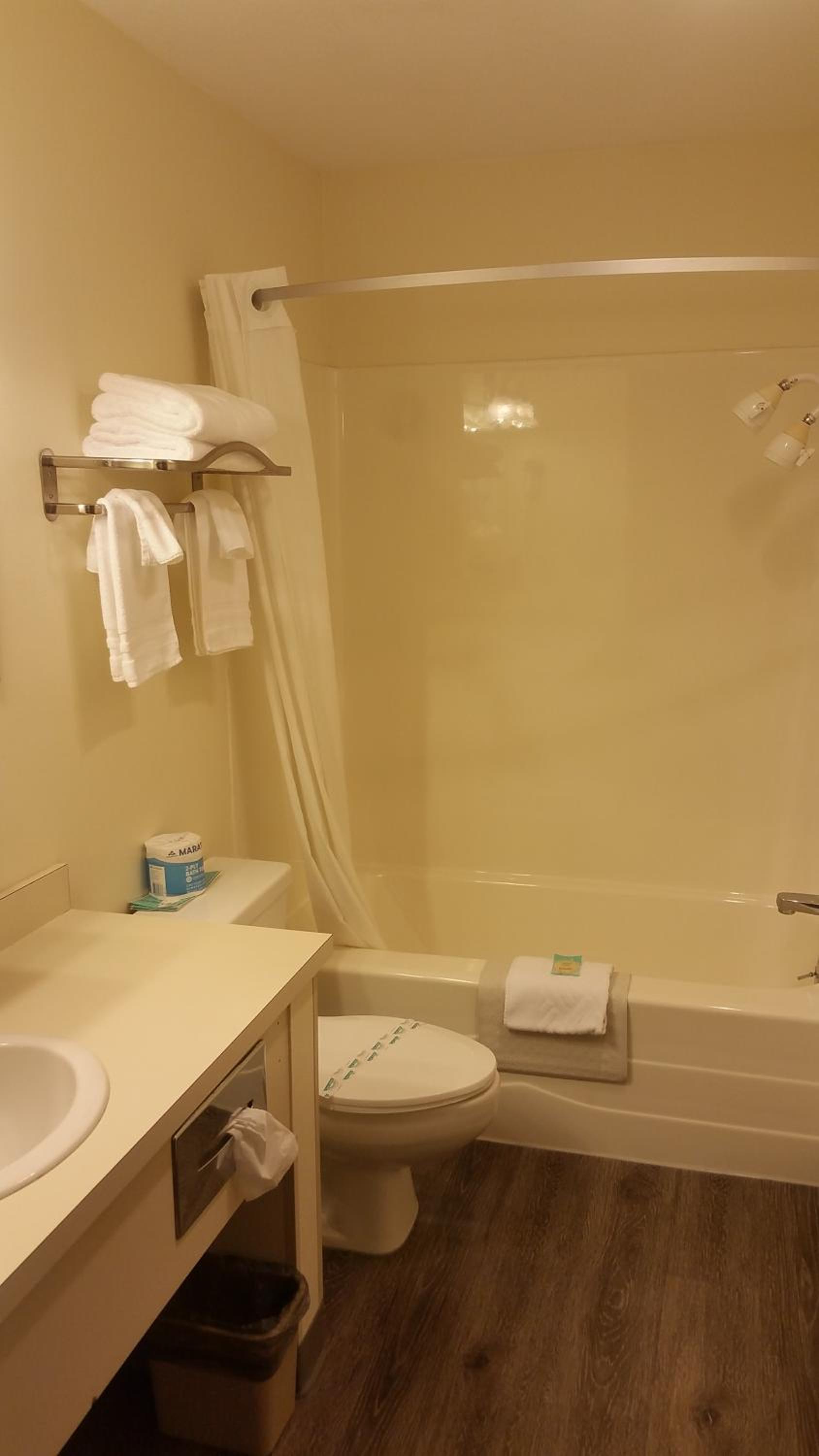 Tradewinds Motel photo 21