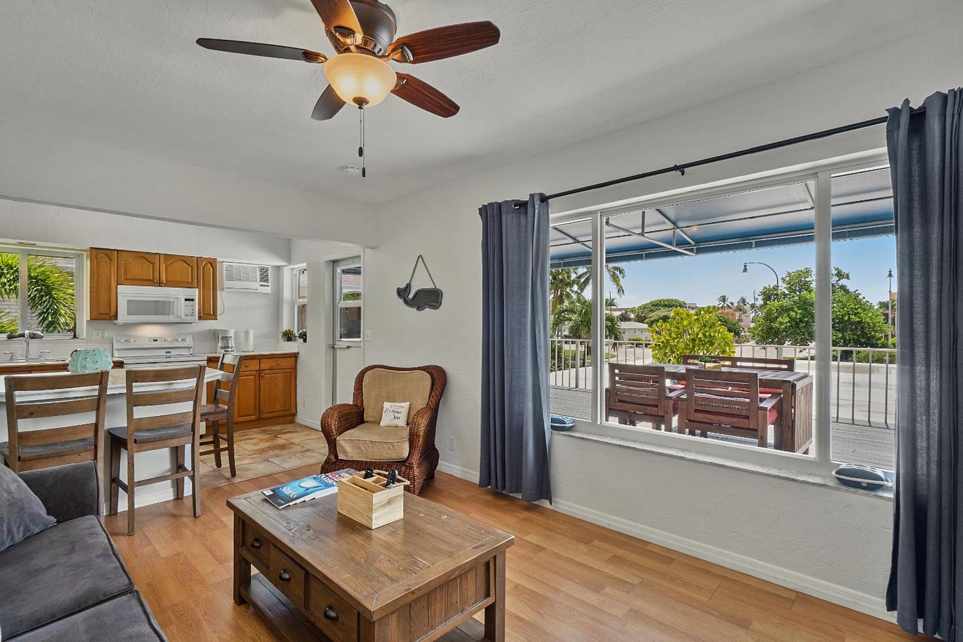 4145 By The Sea Inn & Suites photo 13