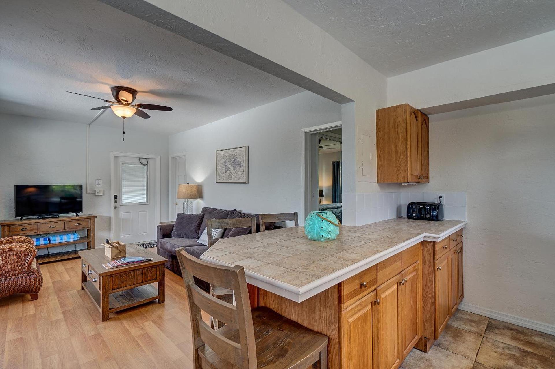 4145 By The Sea Inn & Suites photo 16