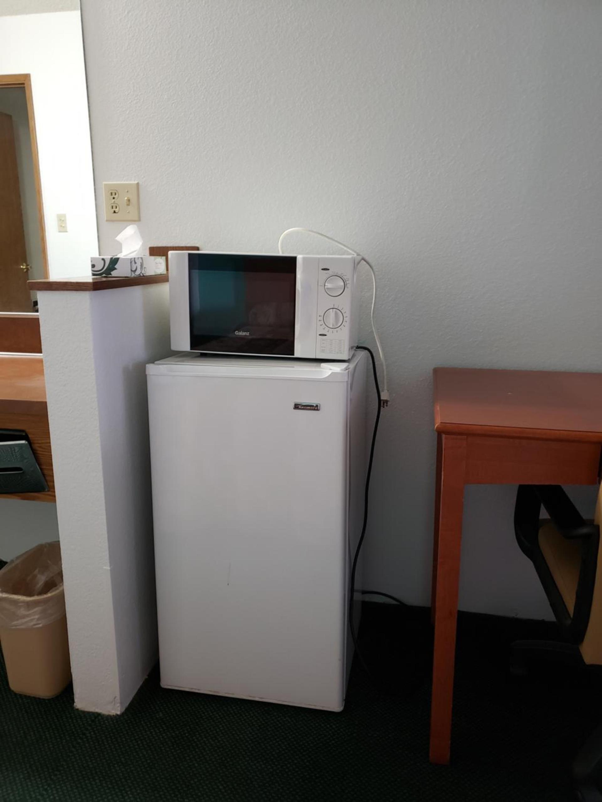 Budget Inn photo 6