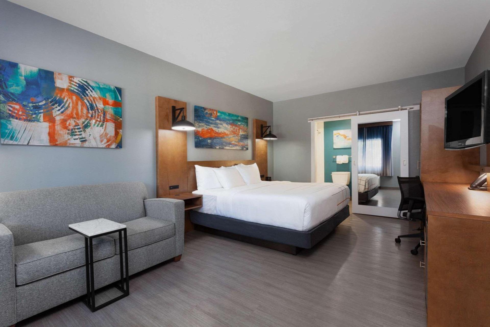 La Quinta by Wyndham Ft. Myers - Sanibel Gateway photo 27