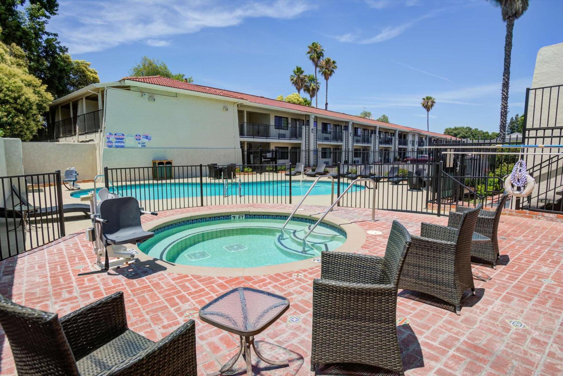 Best Western Sandman Hotel photo 65