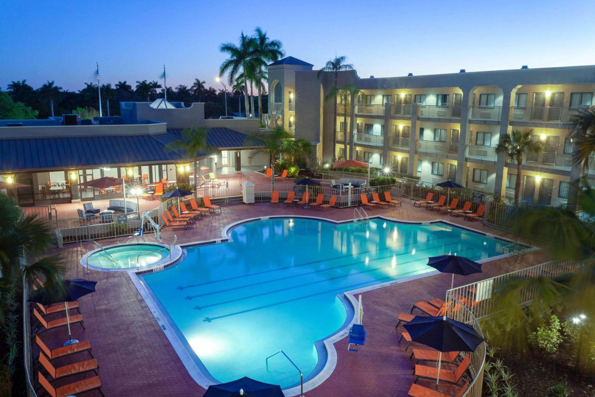 La Quinta by Wyndham Ft. Myers - Sanibel Gateway photo 3