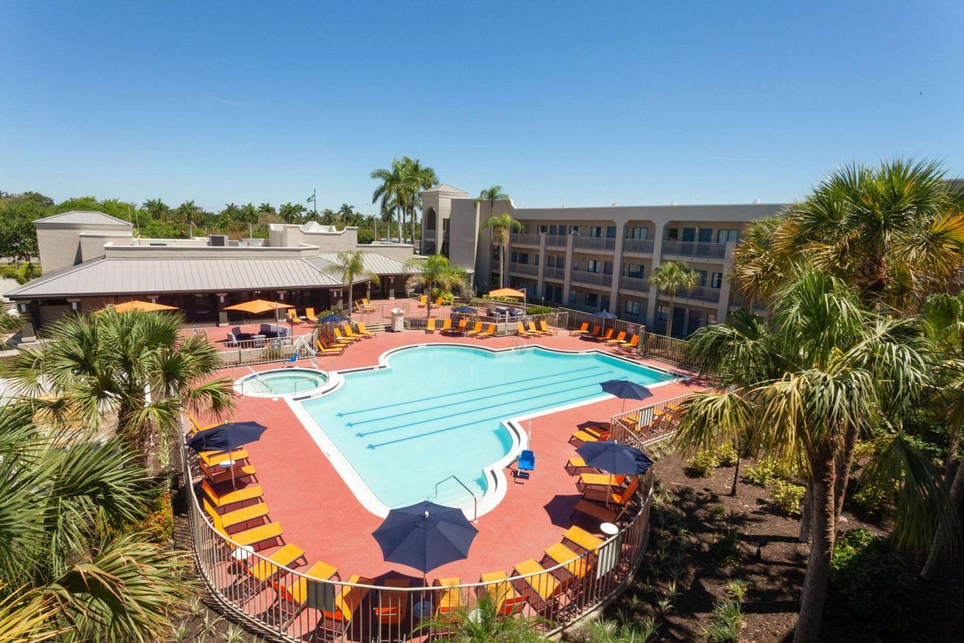 La Quinta by Wyndham Ft. Myers - Sanibel Gateway photo 2
