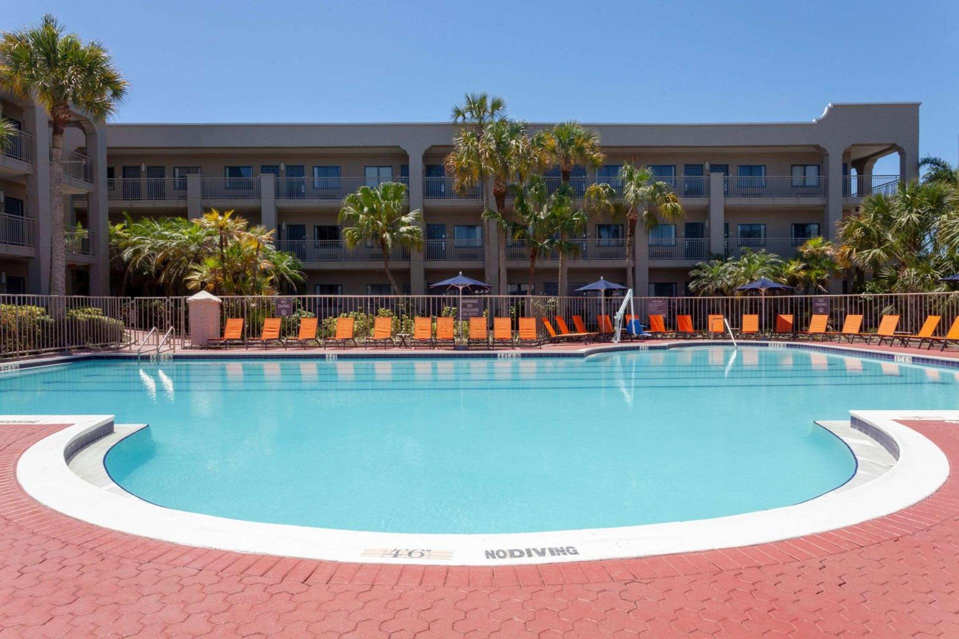 La Quinta by Wyndham Ft. Myers - Sanibel Gateway photo 10