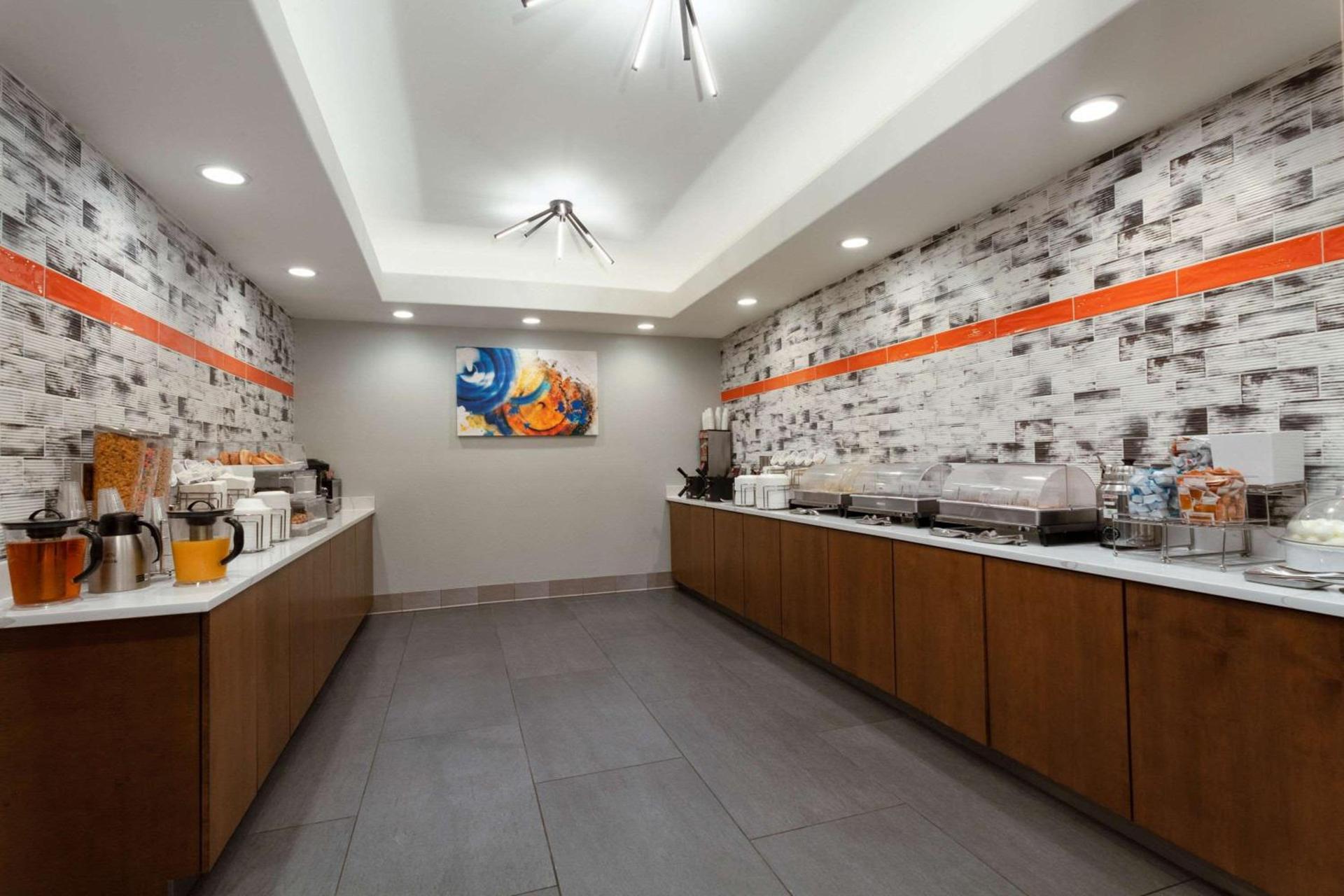 La Quinta by Wyndham Ft. Myers - Sanibel Gateway photo 16