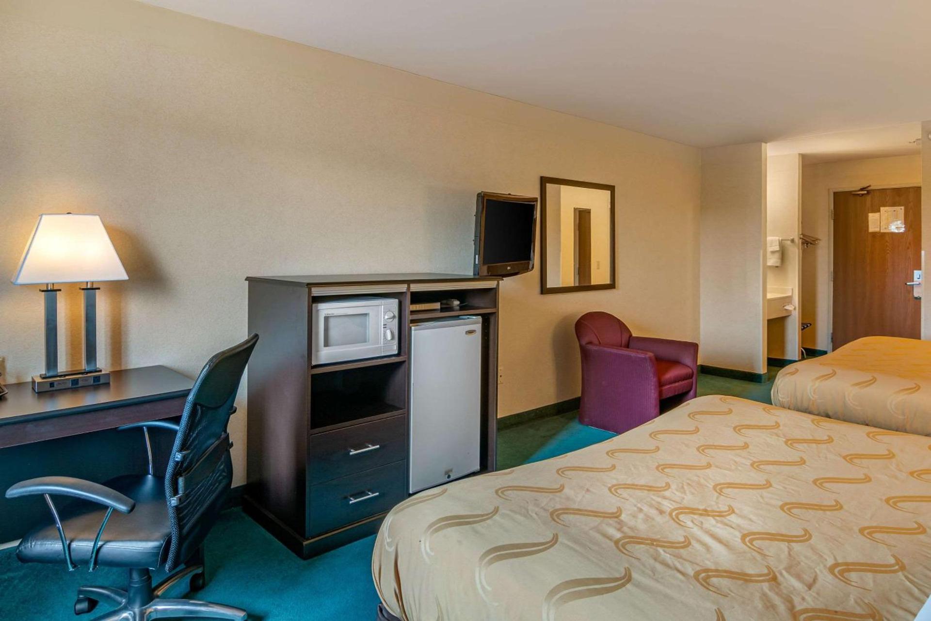 Quality Inn Bend North photo 37