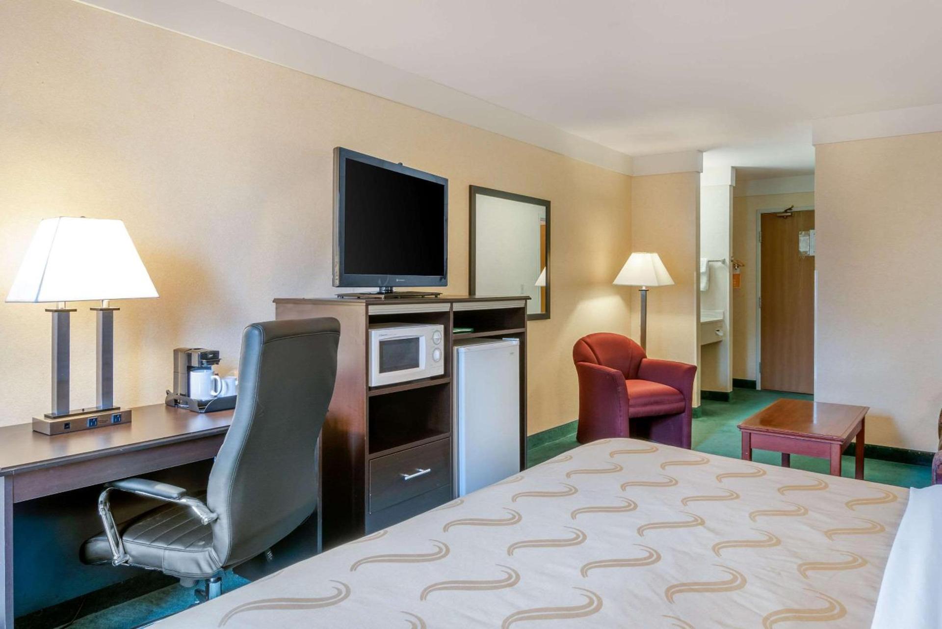 Quality Inn Bend North photo 27