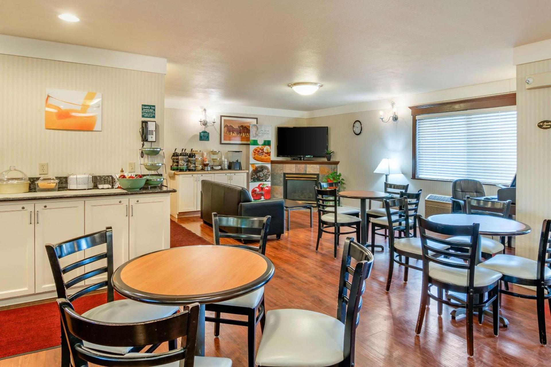 Quality Inn Bend North photo 26