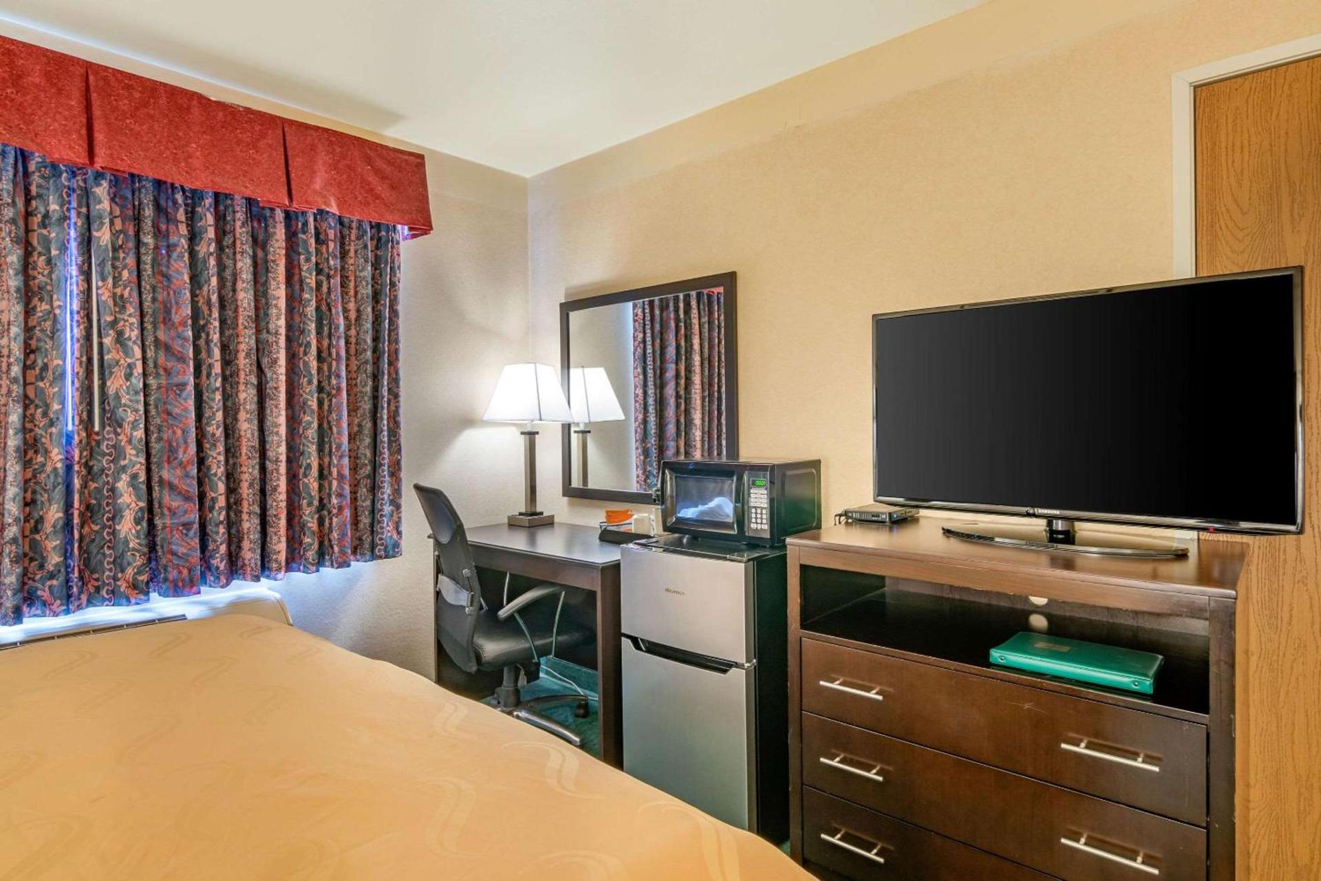 Quality Inn Bend North photo 23