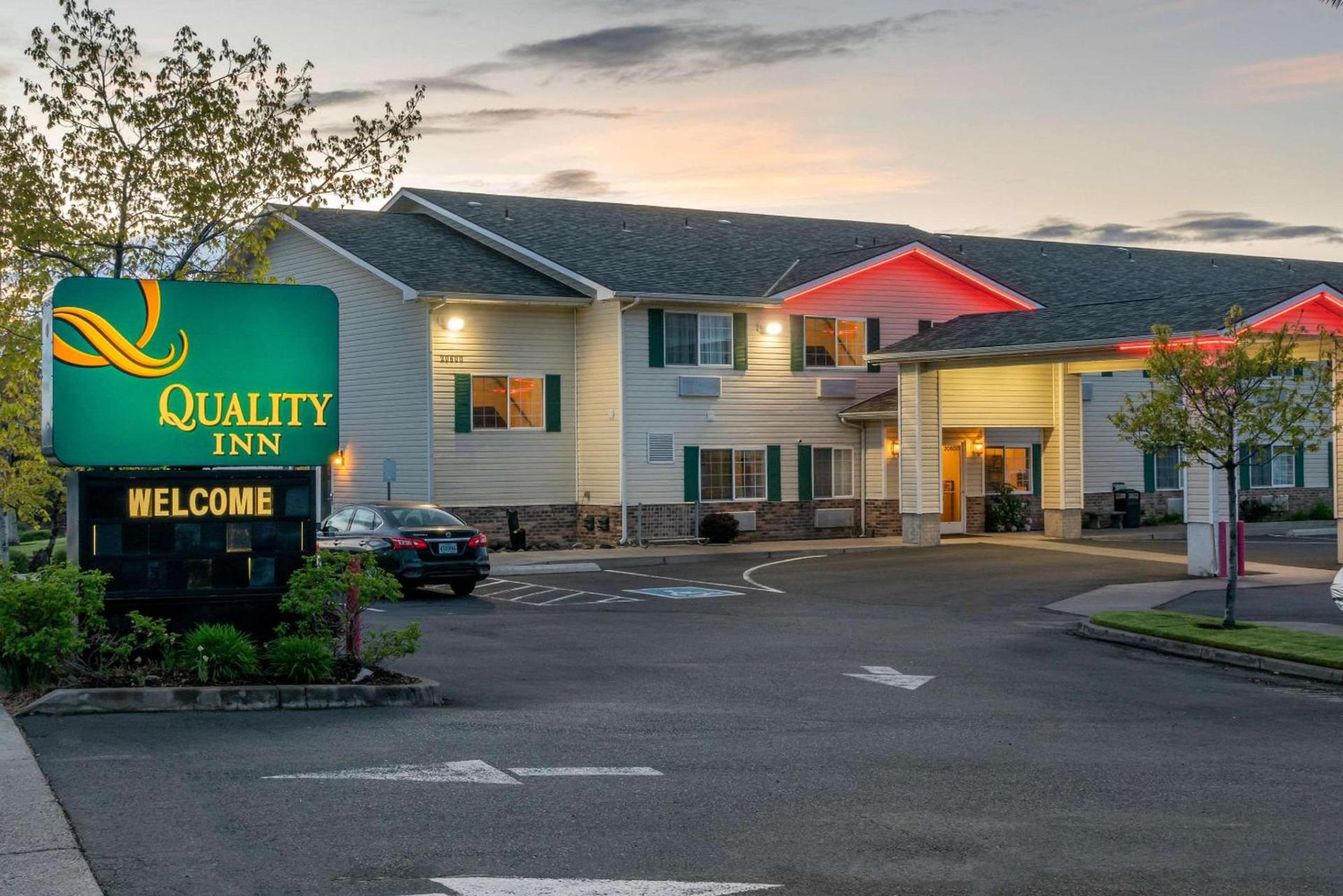 Quality Inn Bend North photo 21