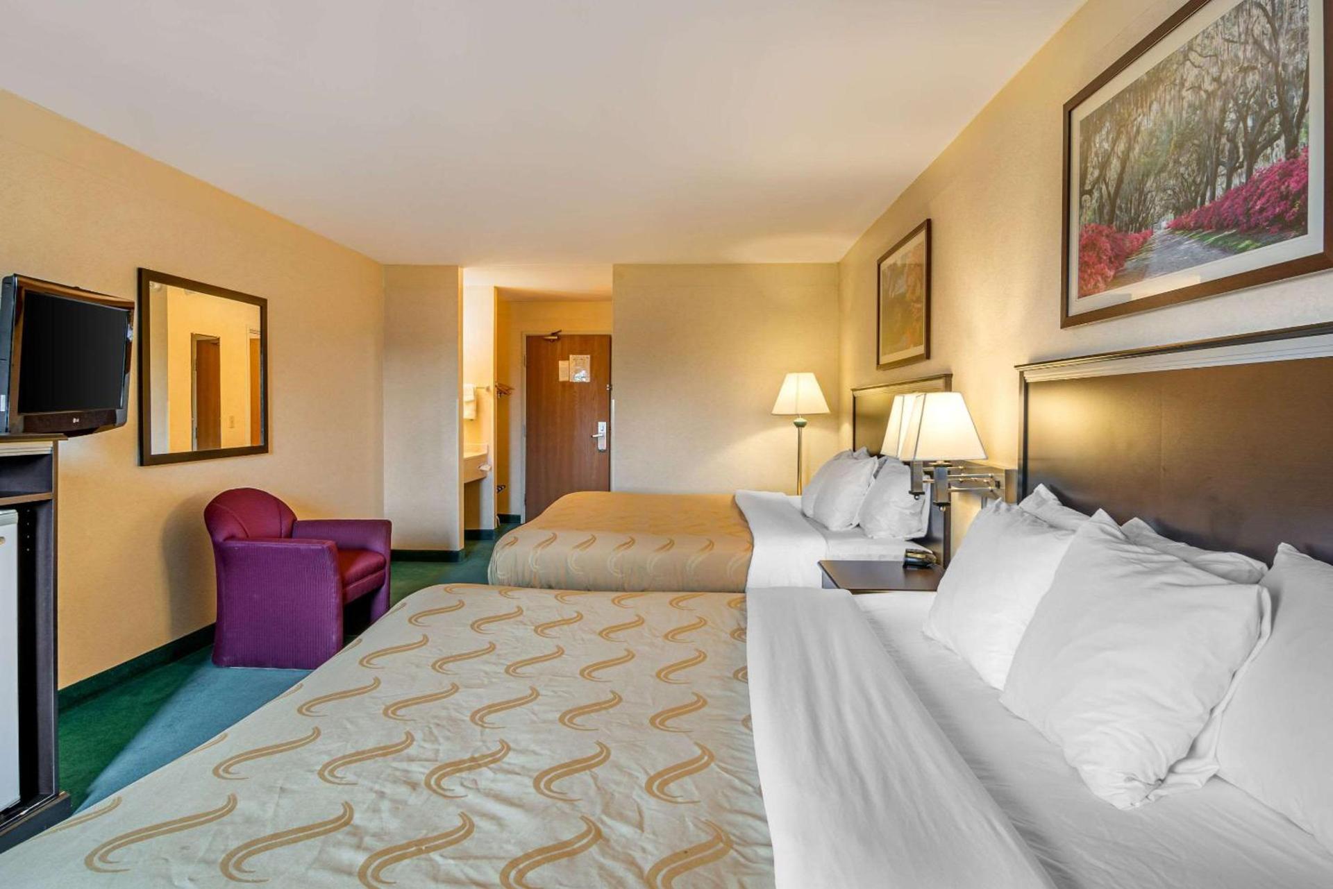 Quality Inn Bend North photo 15