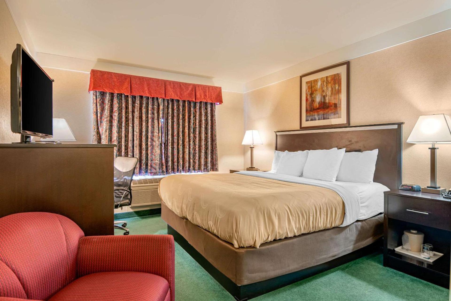 Quality Inn Bend North photo 13