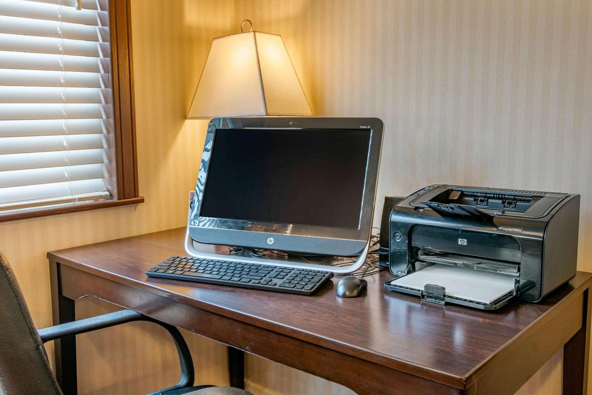 Quality Inn Bend North photo 11