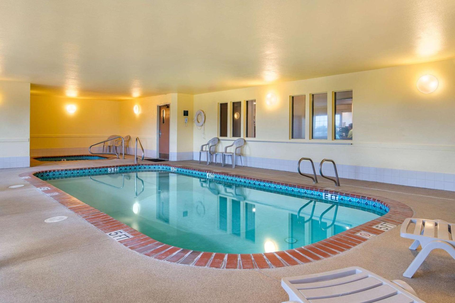 Quality Inn Bend North photo 5
