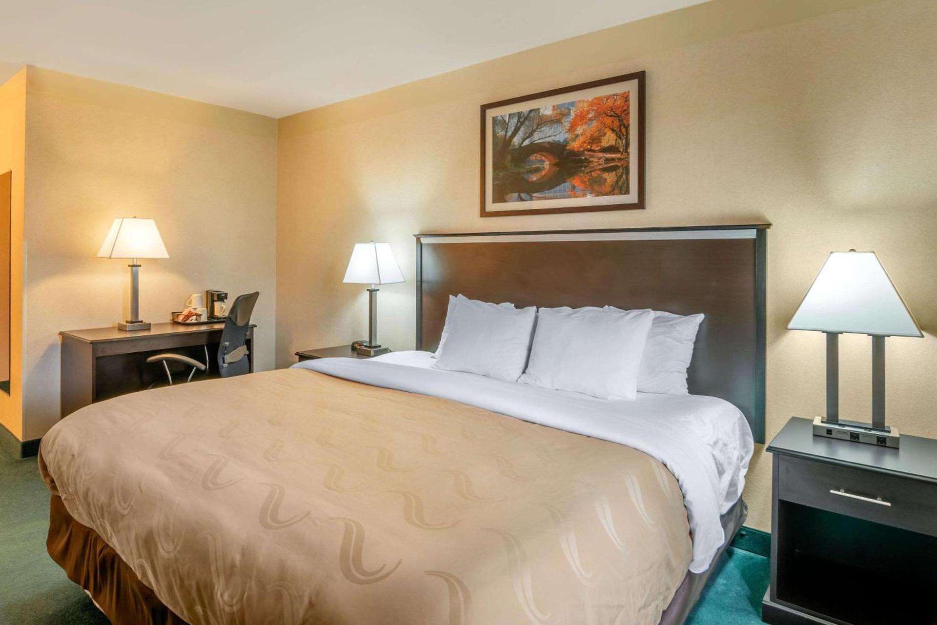 Quality Inn Bend North photo 3