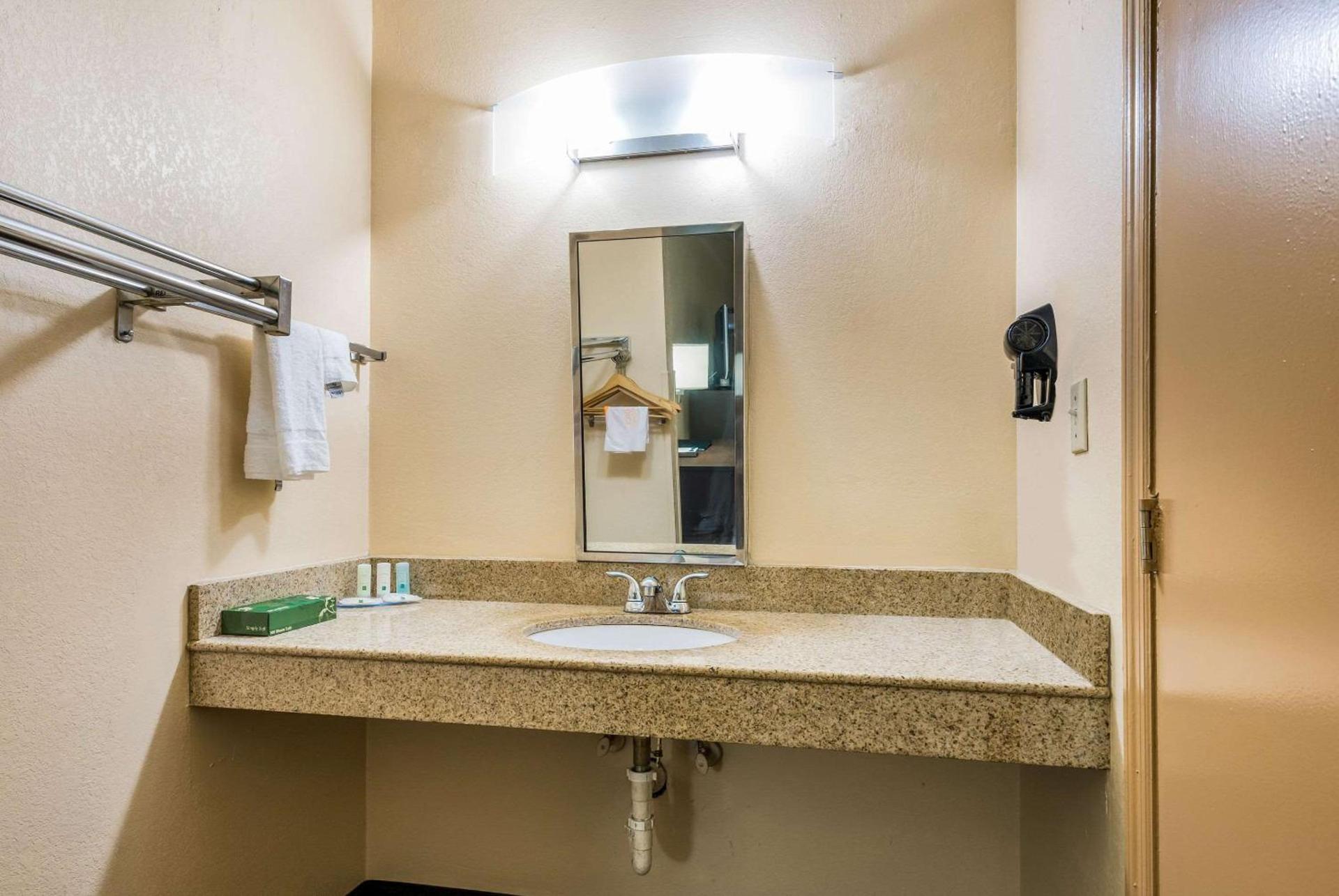 Quality Inn Cullman I-65 Exit 310 photo 14