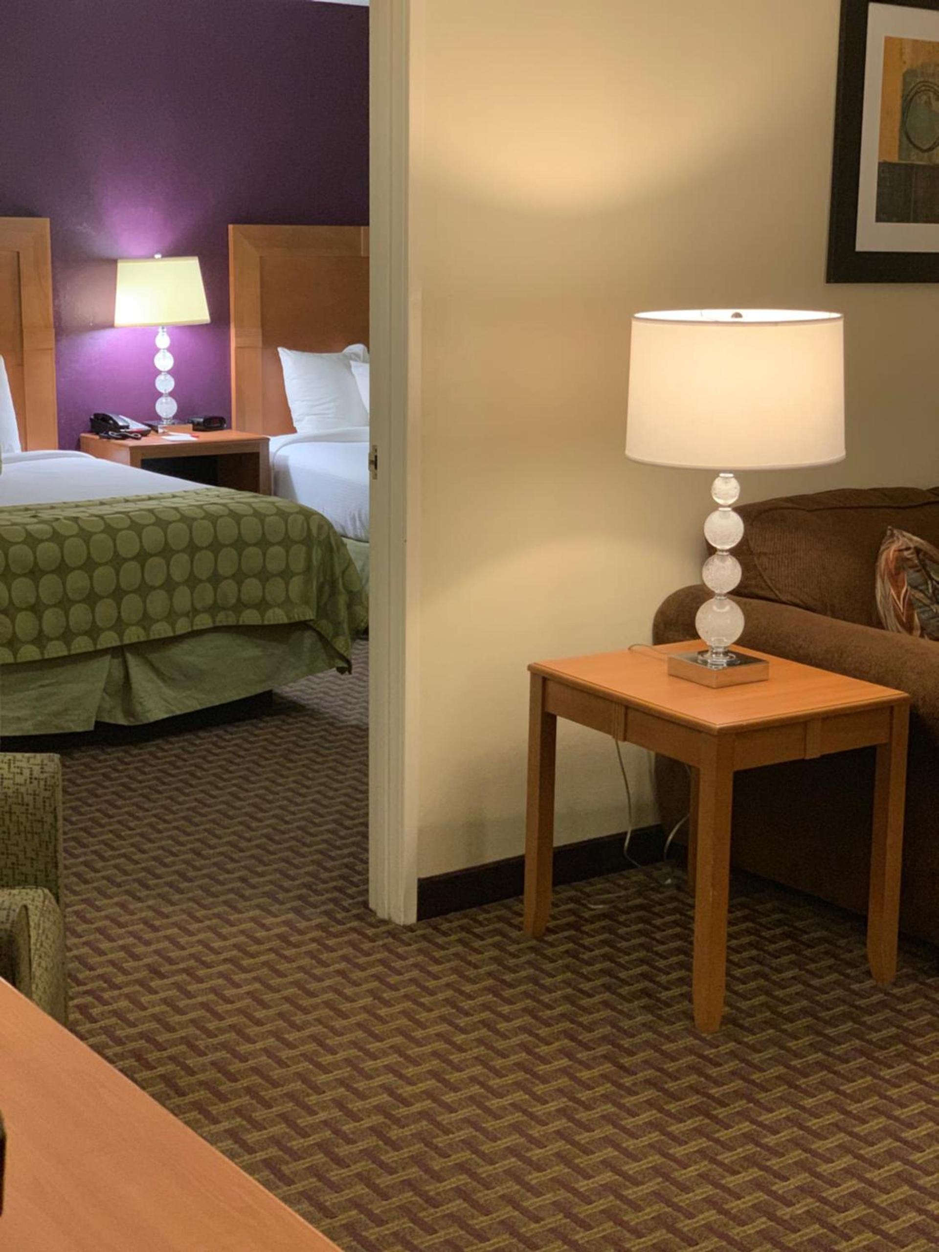 Ramada by Wyndham Marquette photo 22