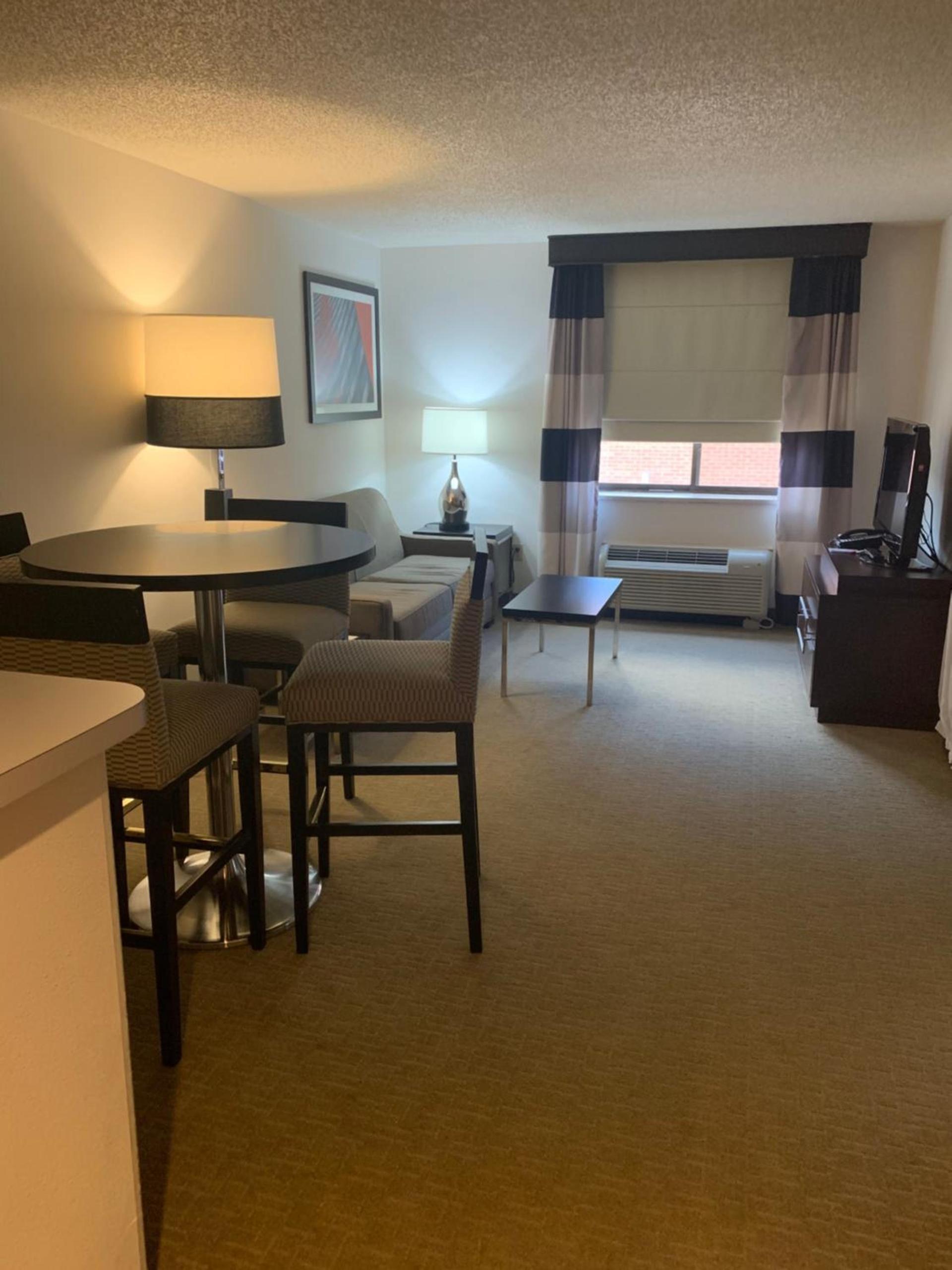Ramada by Wyndham Marquette photo 12