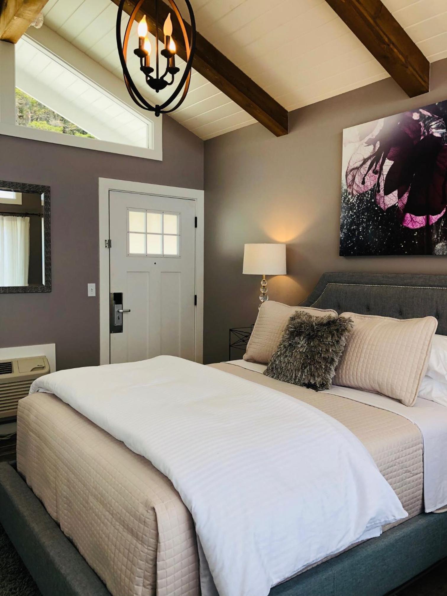 Seafoam Lodge photo 9