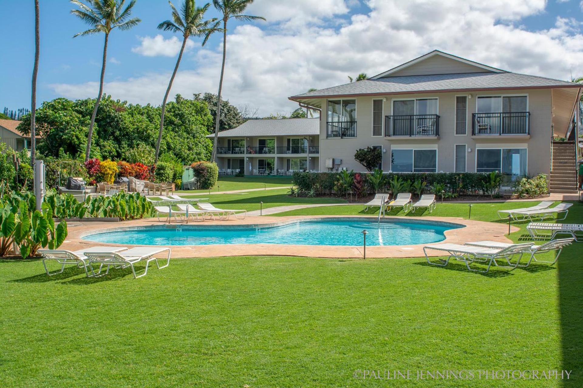 Nāpili Surf Beach Resort by Castle photo 4