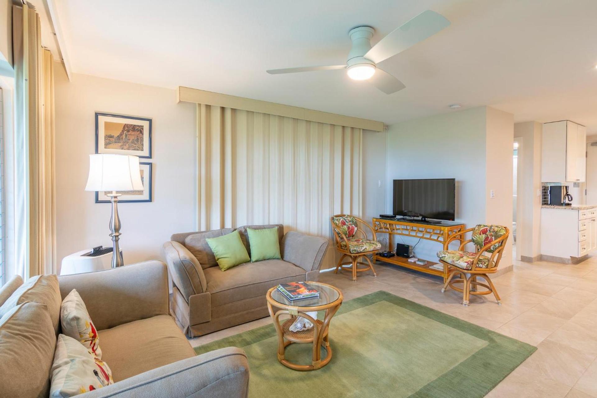 Nāpili Surf Beach Resort by Castle photo 52
