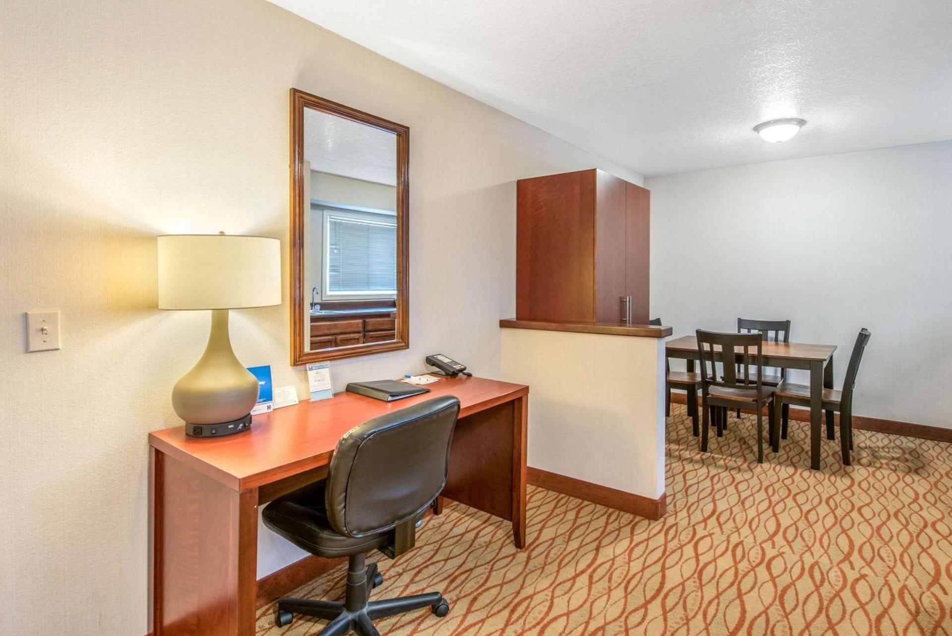 Comfort Inn Mount Shasta Area photo 13
