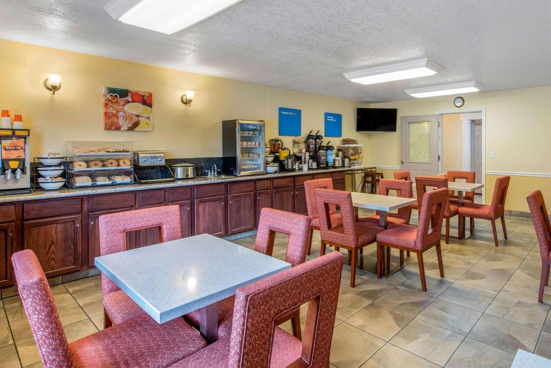 Comfort Inn Mount Shasta Area photo 22