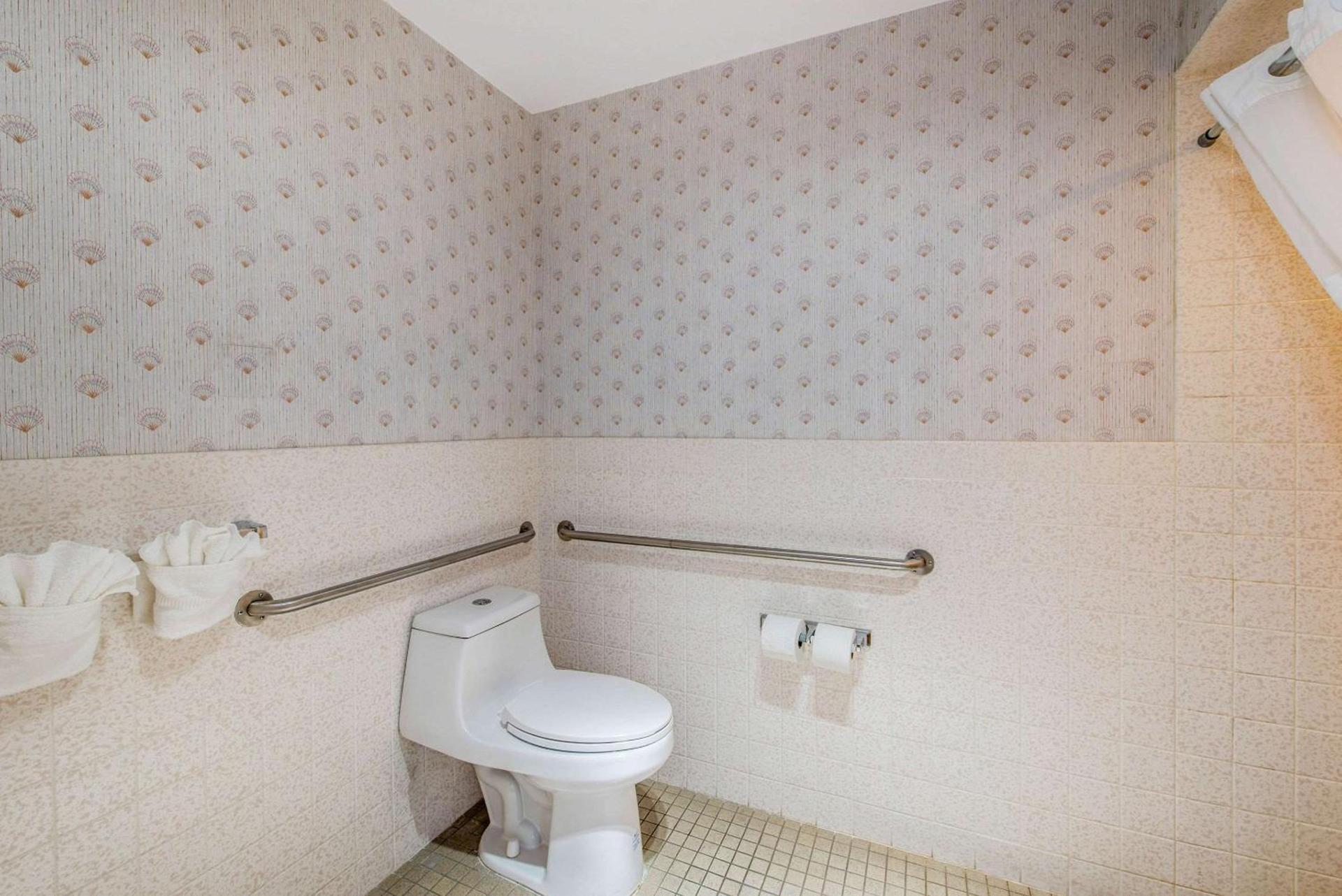 Comfort Inn Mount Shasta Area photo 8