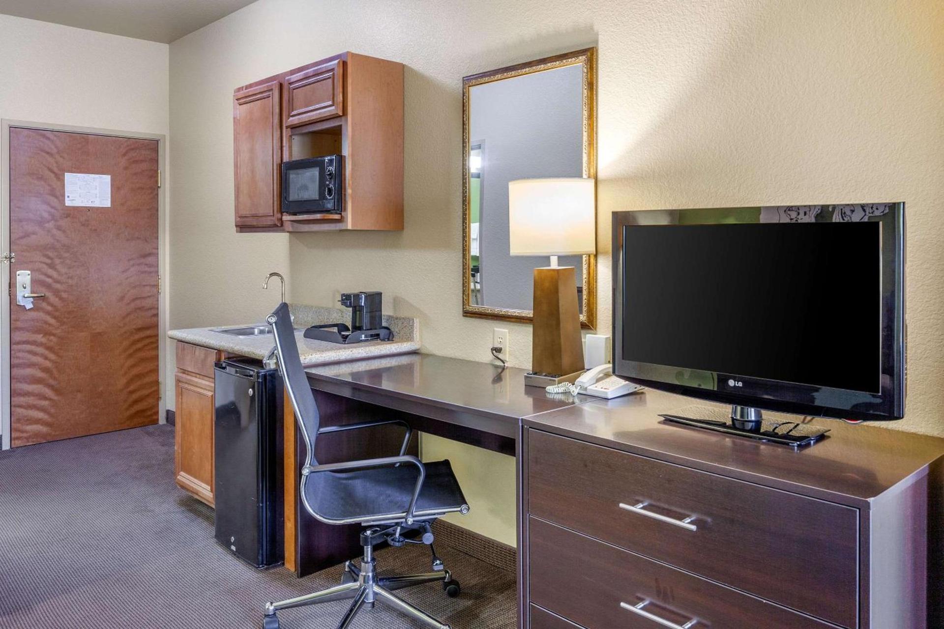 Sleep Inn & Suites Hewitt - South Waco photo 11