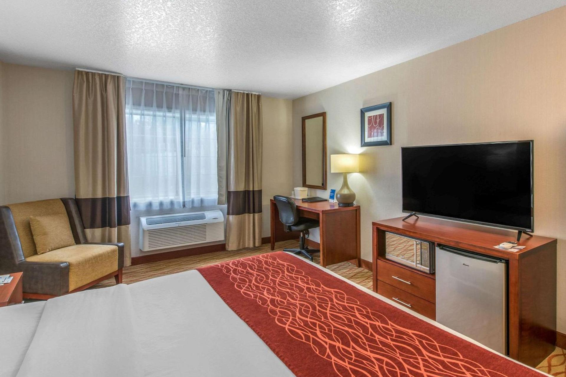 Comfort Inn Mount Shasta Area photo 9
