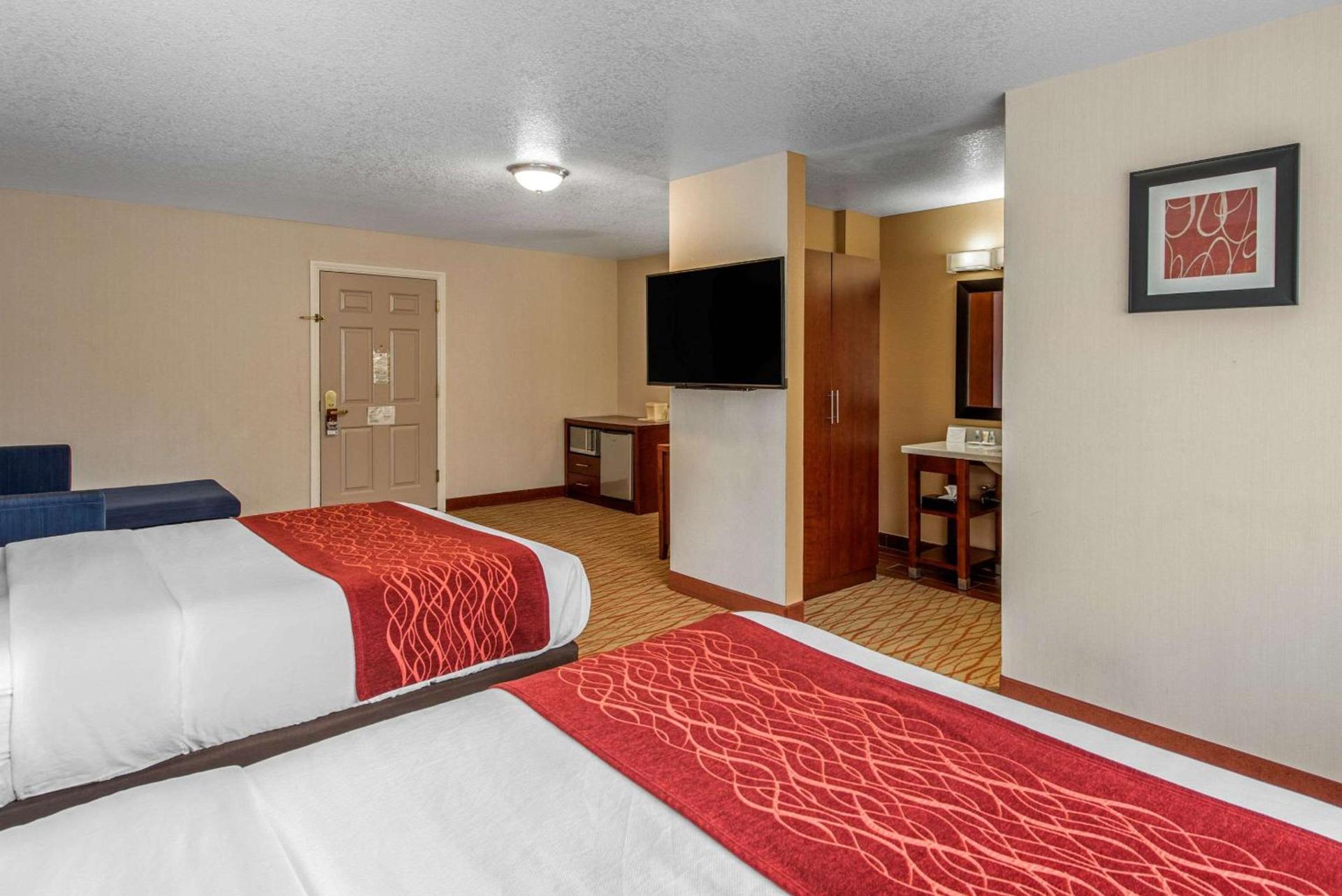 Comfort Inn Mount Shasta Area photo 18