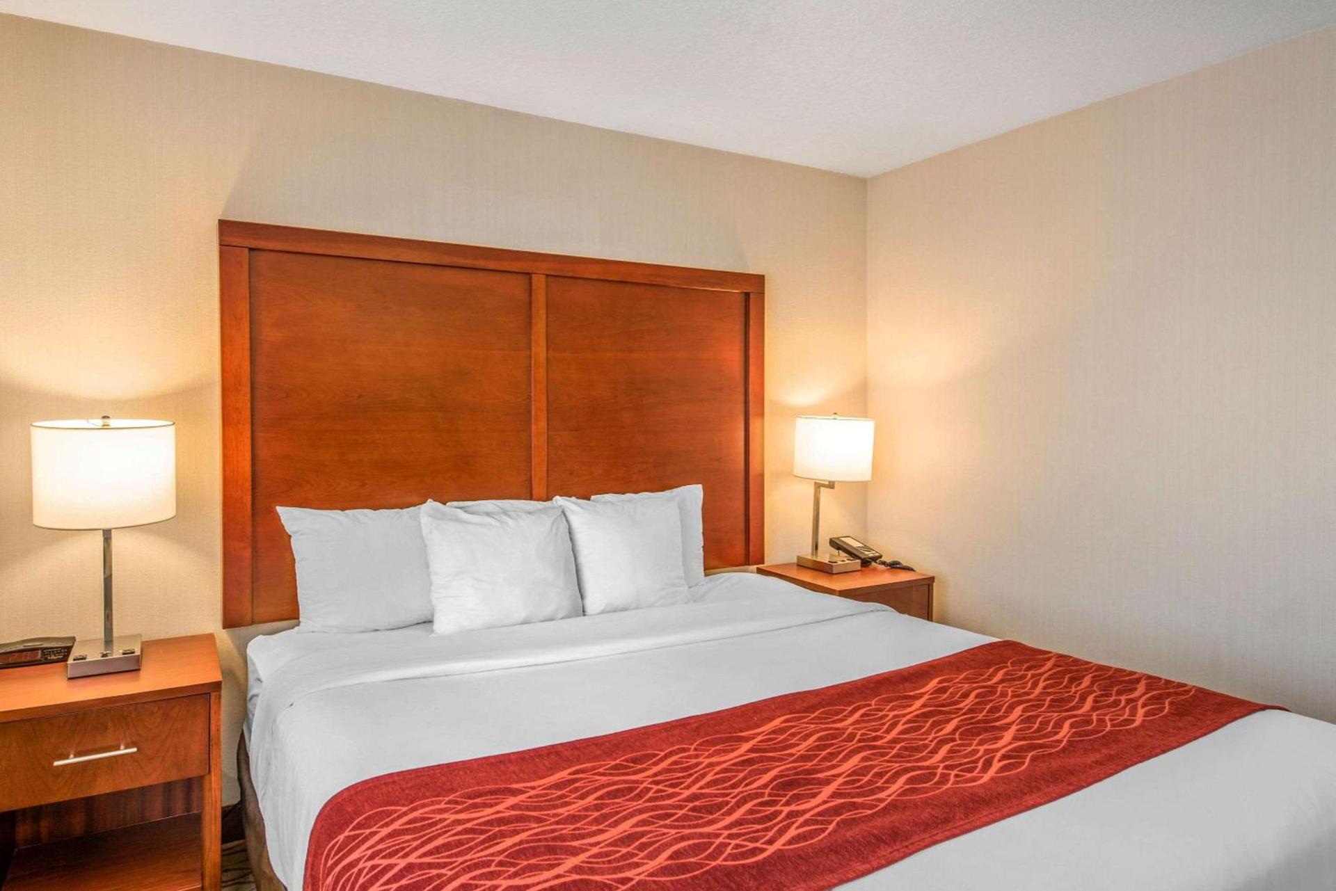 Comfort Inn Mount Shasta Area photo 12