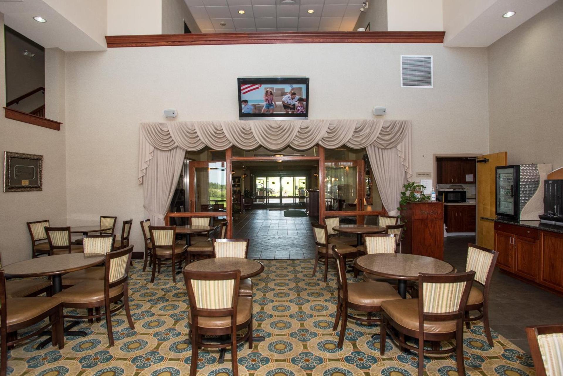 Round Hill Inn photo 10