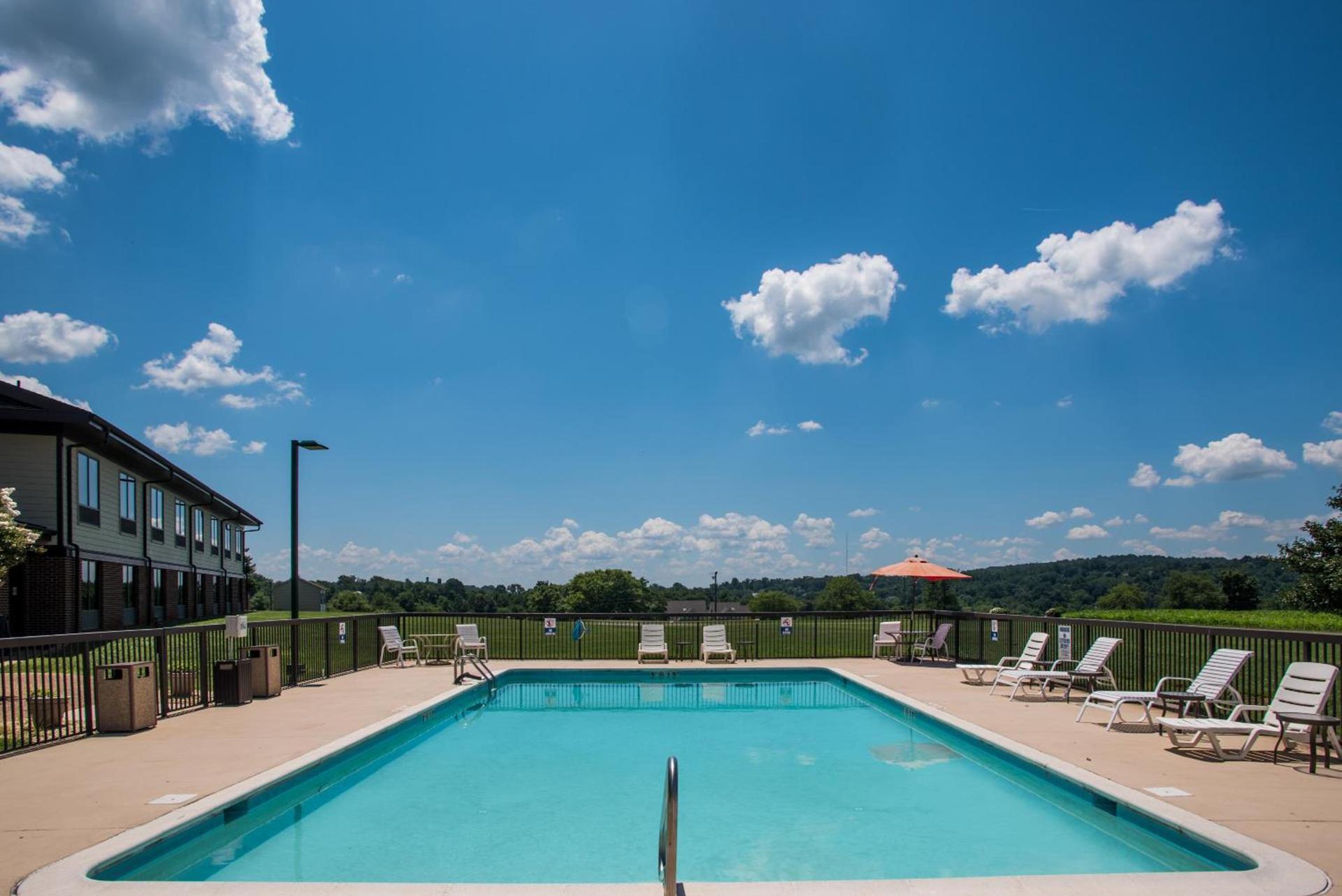 Round Hill Inn photo 13