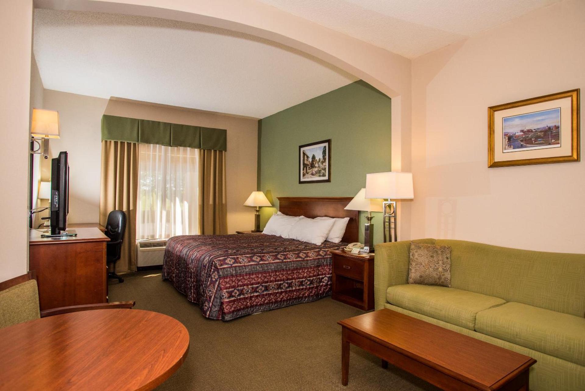 Round Hill Inn photo 14