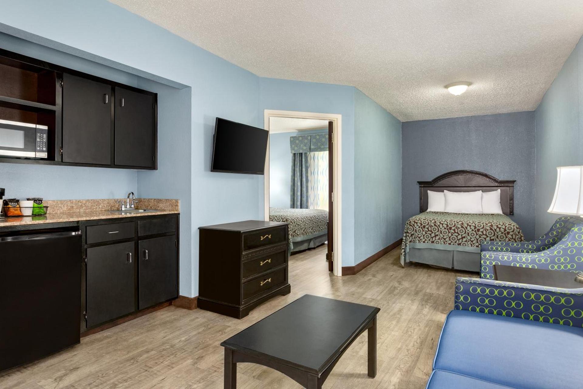 Days Inn by Wyndham Weldon Roanoke Rapids photo 21