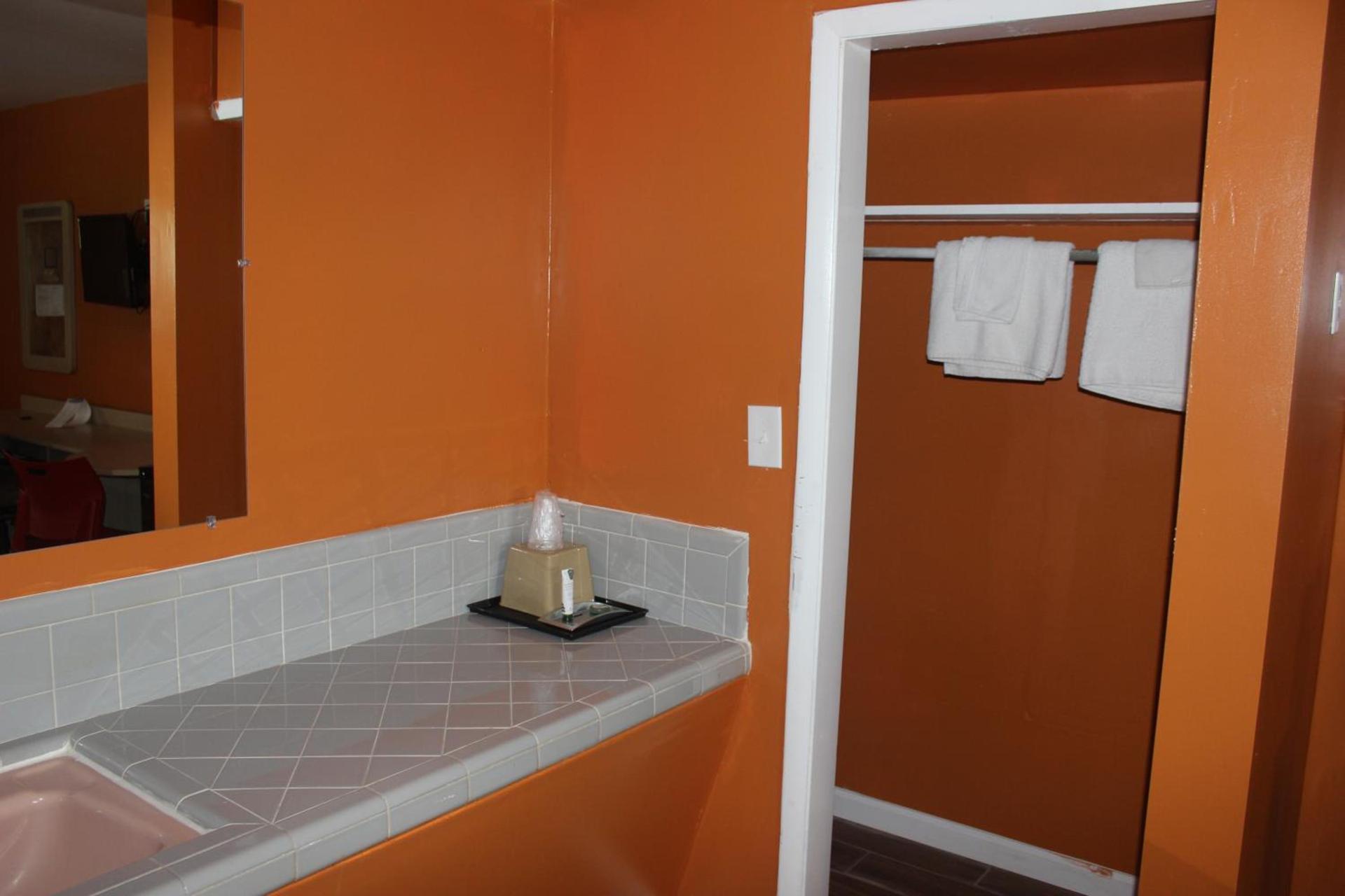 Budget Inn Pulaski photo 22
