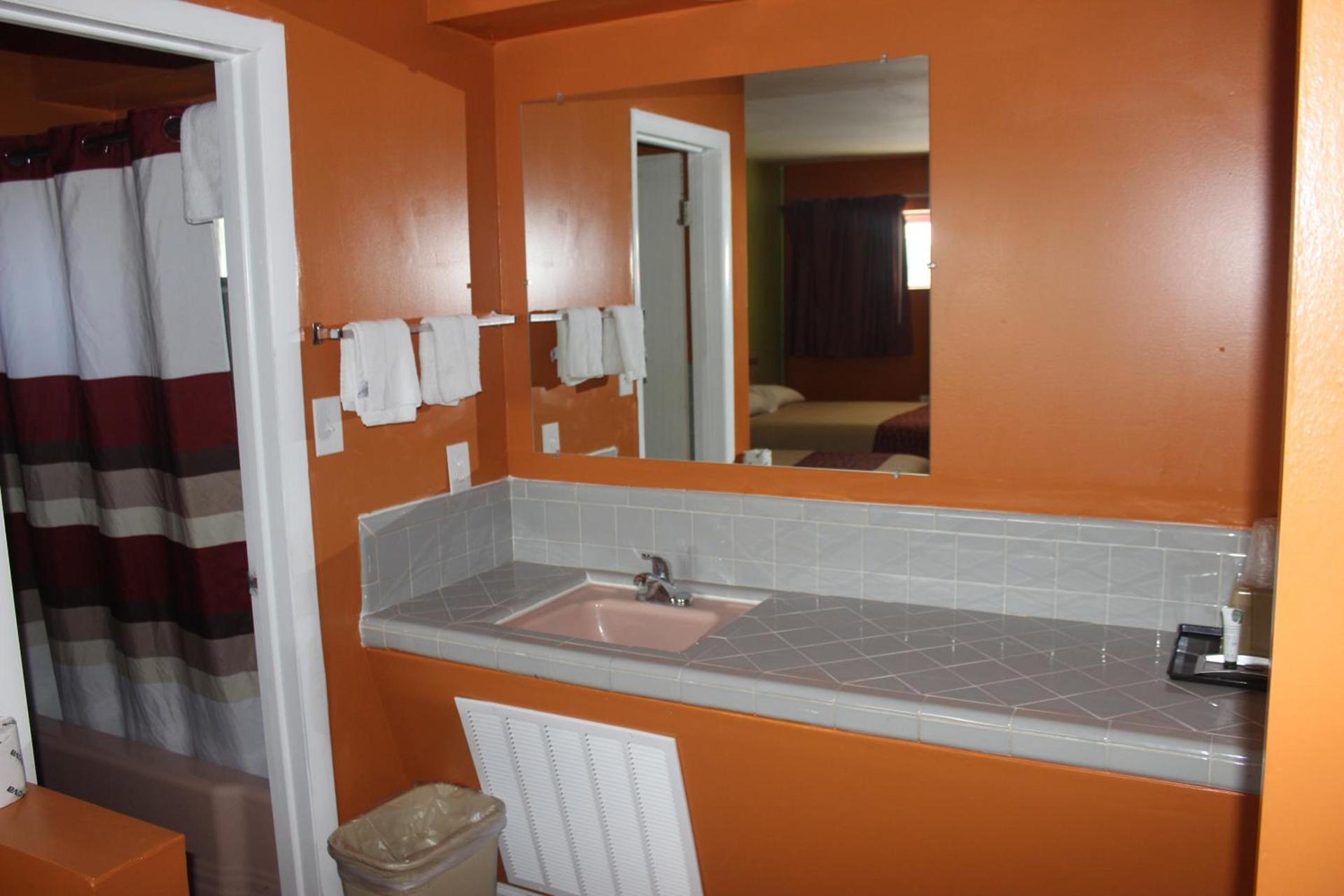 Budget Inn Pulaski photo 23