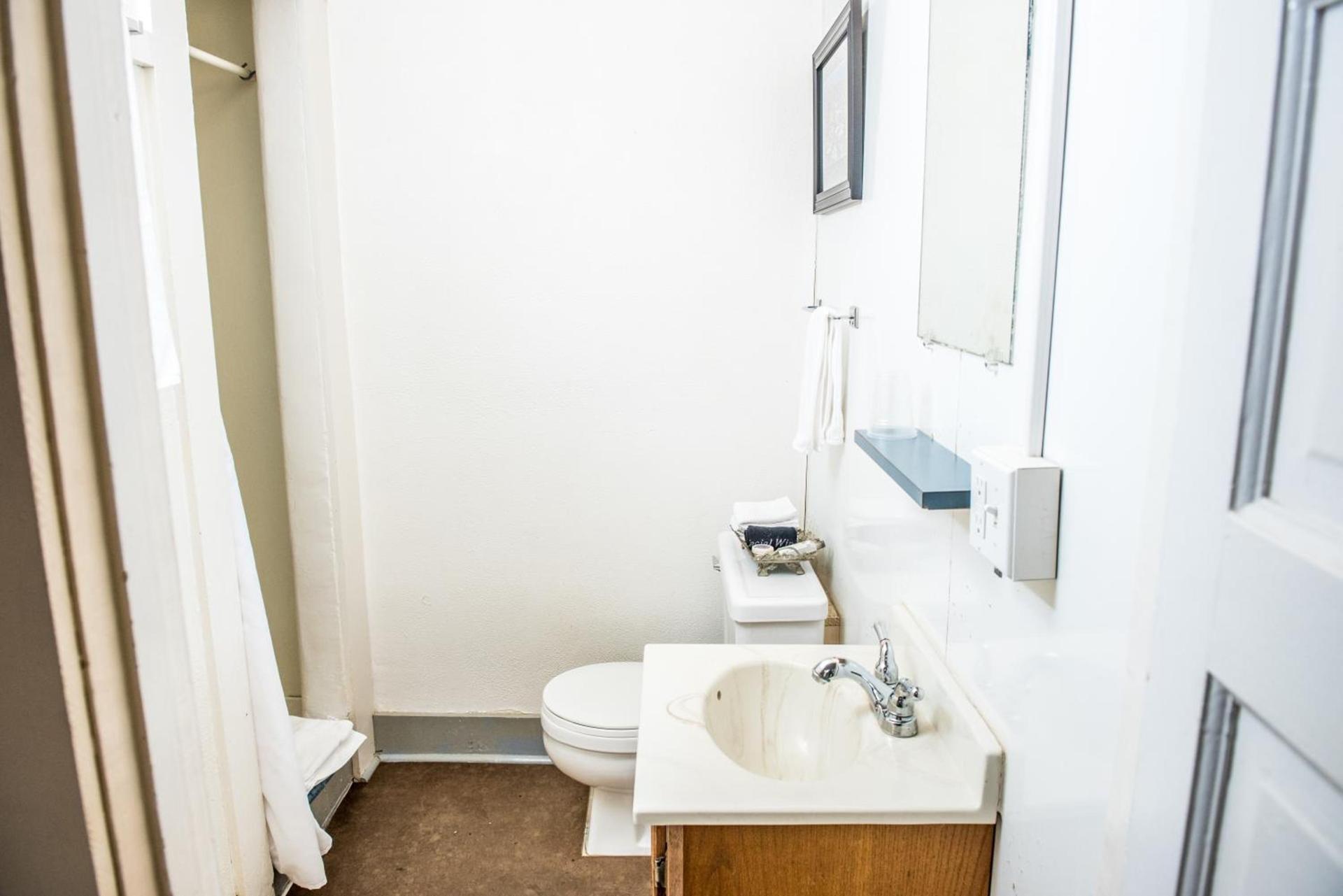 Jonquil Motel photo 22