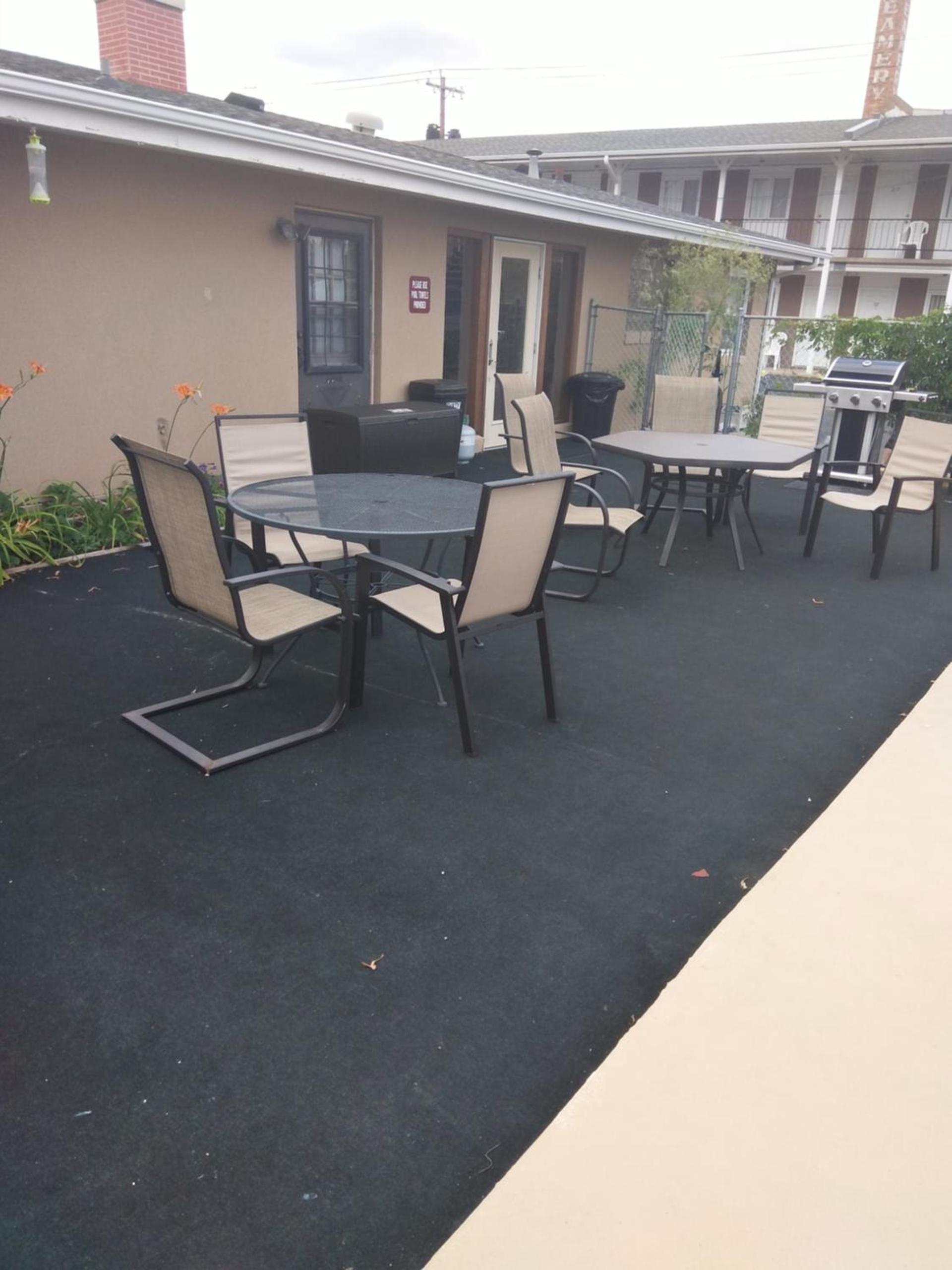Town House Motel photo 2