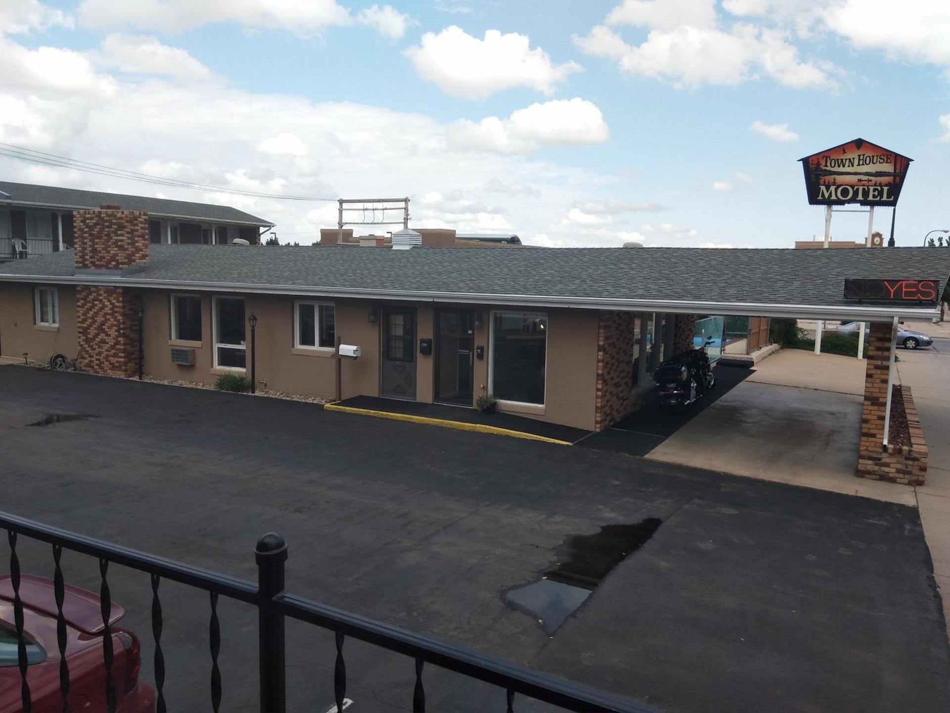Town House Motel photo 5