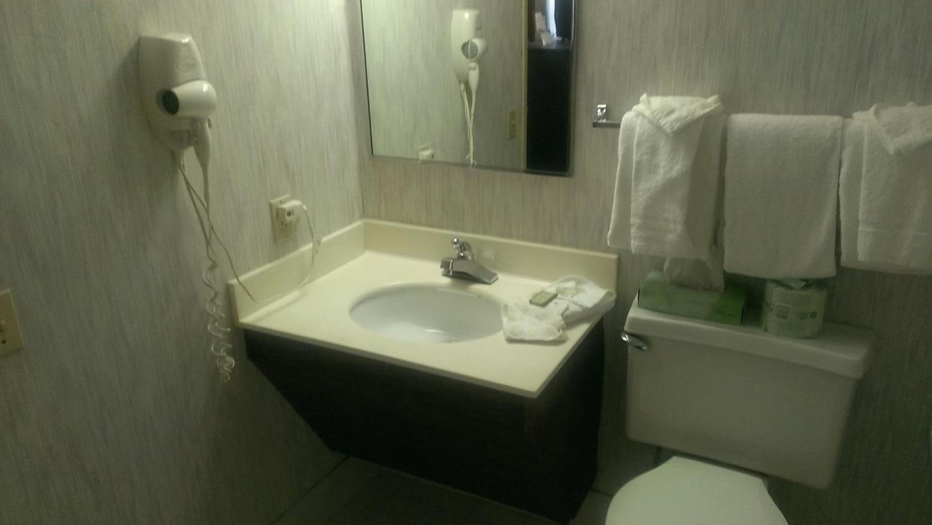 Quality Inn photo 17