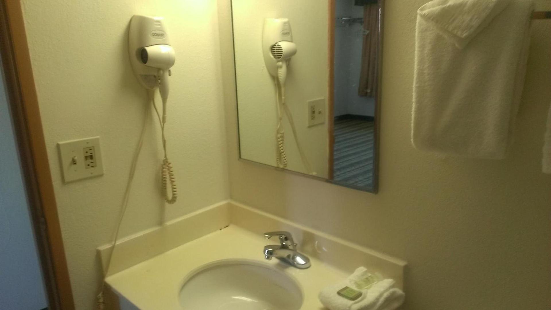 Quality Inn photo 25