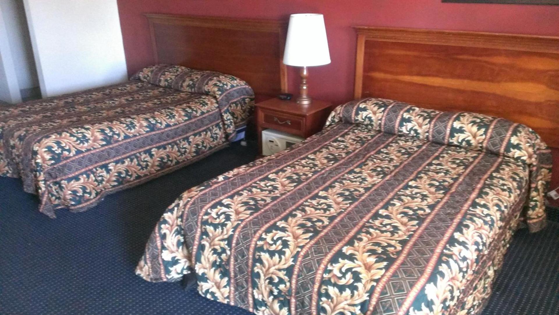 Red Carpet Inn Norwalk photo 38